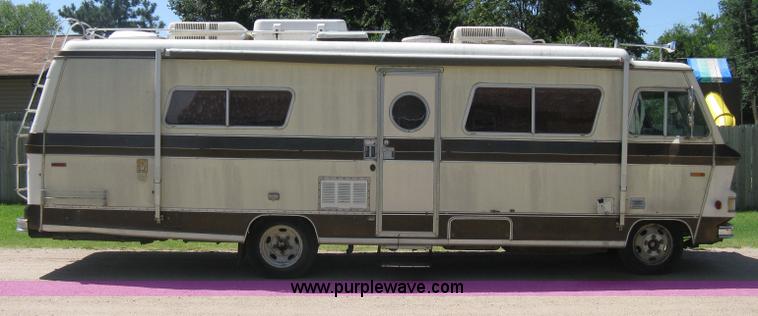 image for item H5348 1977 Vogue Country Club 254 motor home