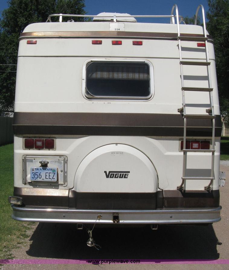 image for item H5348 1977 Vogue Country Club 254 motor home