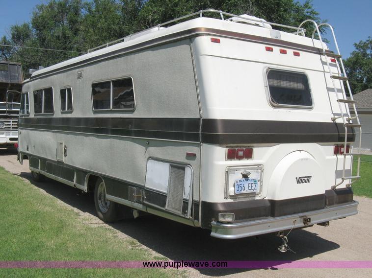 image for item H5348 1977 Vogue Country Club 254 motor home