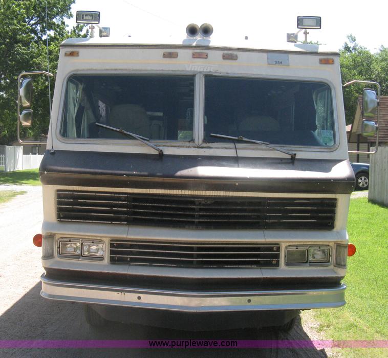 image for item H5348 1977 Vogue Country Club 254 motor home