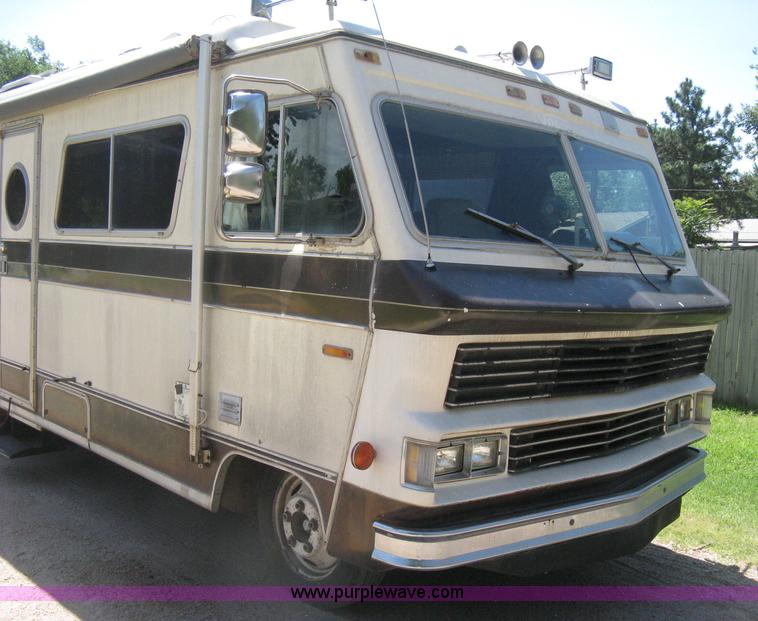 image for item H5348 1977 Vogue Country Club 254 motor home