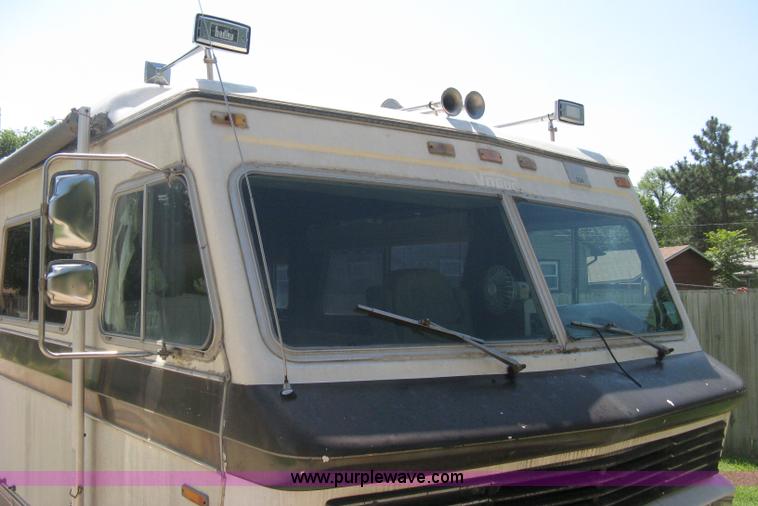 image for item H5348 1977 Vogue Country Club 254 motor home