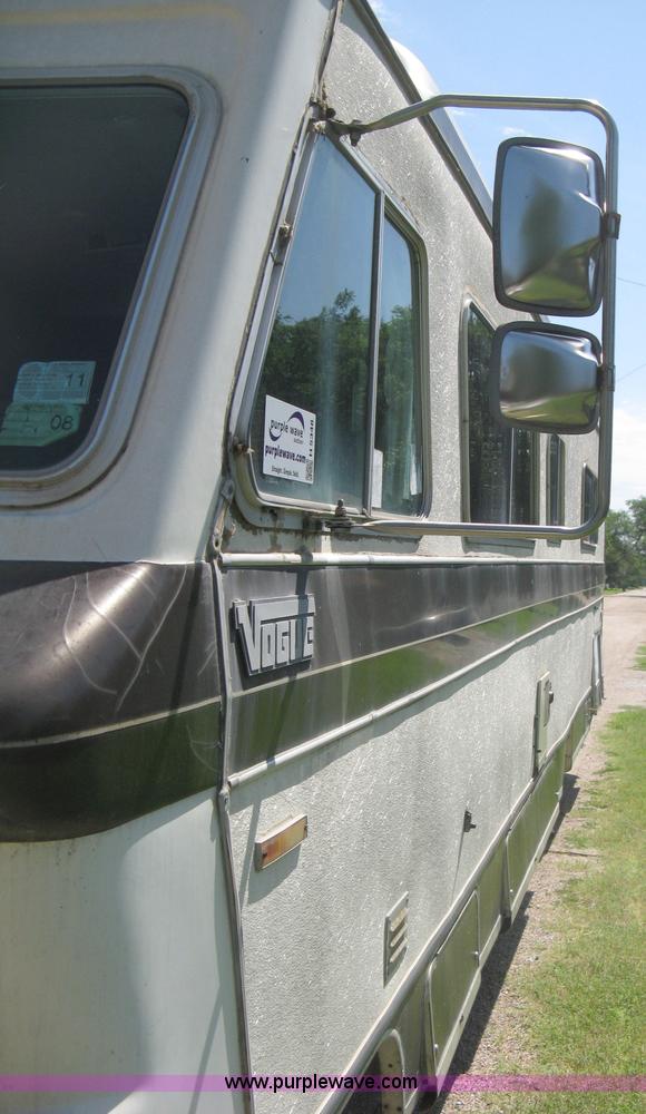 image for item H5348 1977 Vogue Country Club 254 motor home