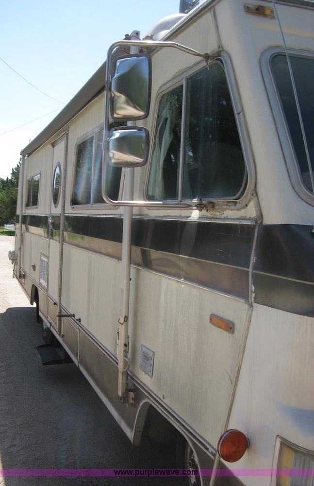 image for item H5348 1977 Vogue Country Club 254 motor home