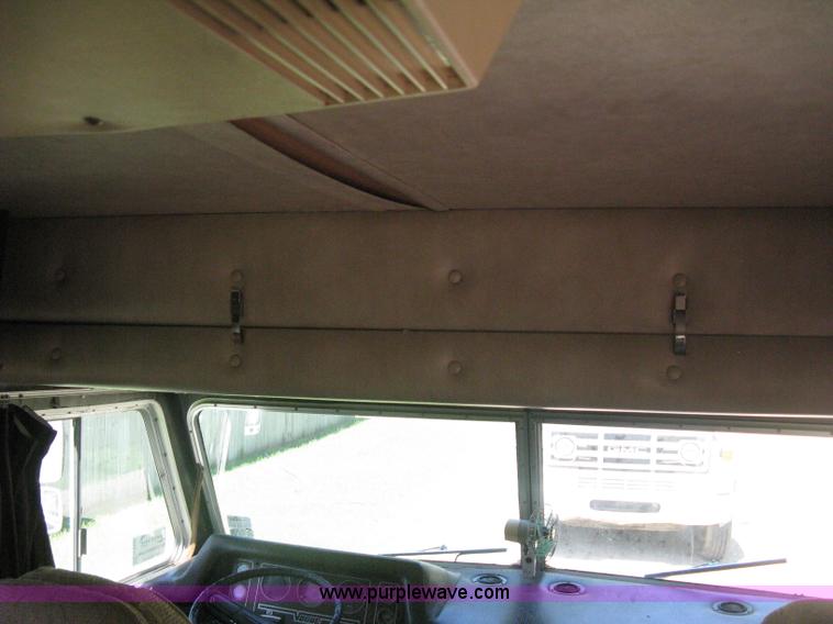 image for item H5348 1977 Vogue Country Club 254 motor home