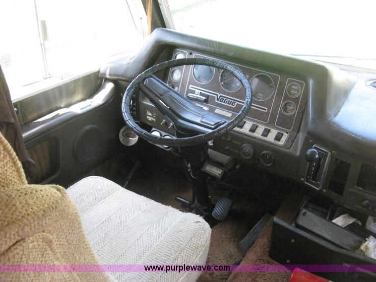 image for item H5348 1977 Vogue Country Club 254 motor home