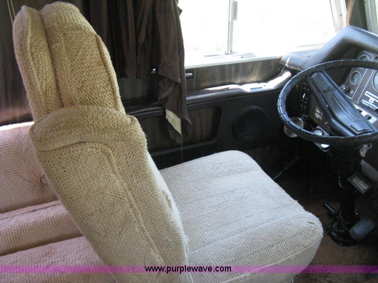 image for item H5348 1977 Vogue Country Club 254 motor home