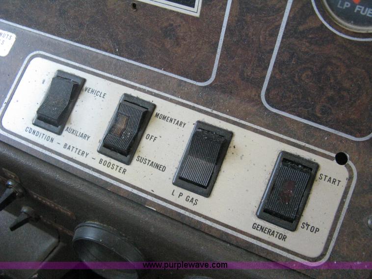 image for item H5348 1977 Vogue Country Club 254 motor home