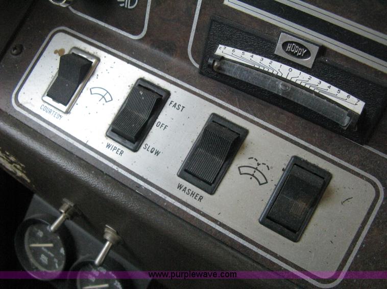 image for item H5348 1977 Vogue Country Club 254 motor home