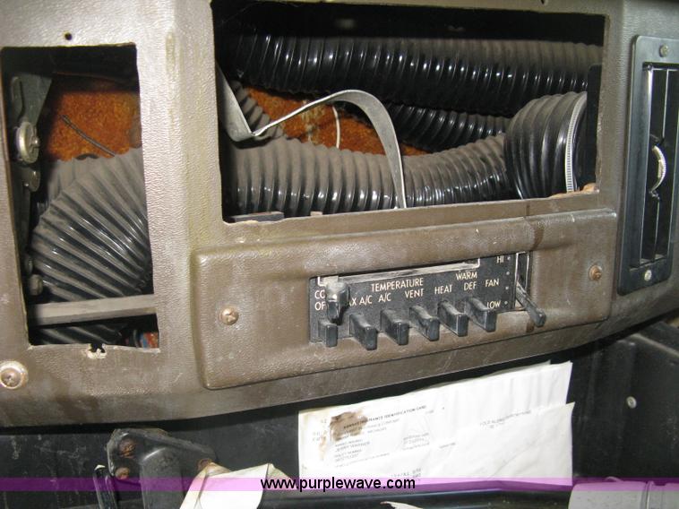 image for item H5348 1977 Vogue Country Club 254 motor home