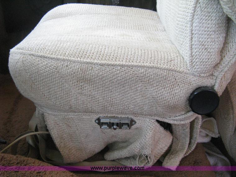 image for item H5348 1977 Vogue Country Club 254 motor home