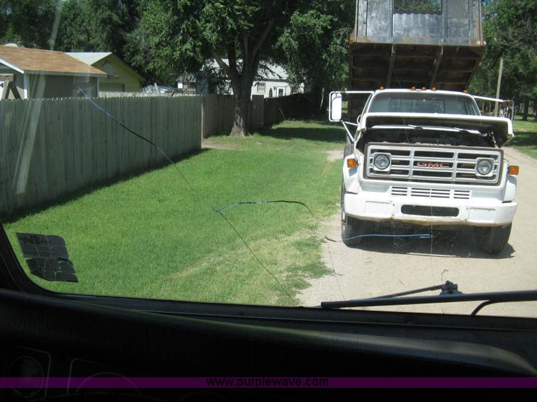 image for item H5348 1977 Vogue Country Club 254 motor home