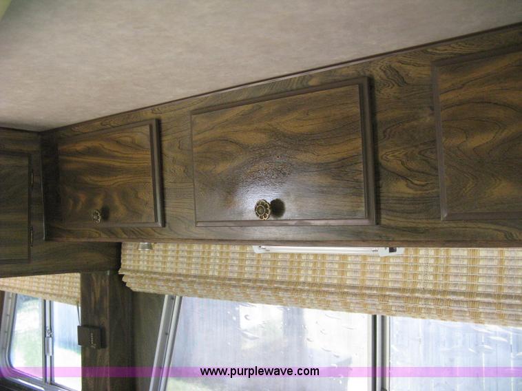 image for item H5348 1977 Vogue Country Club 254 motor home