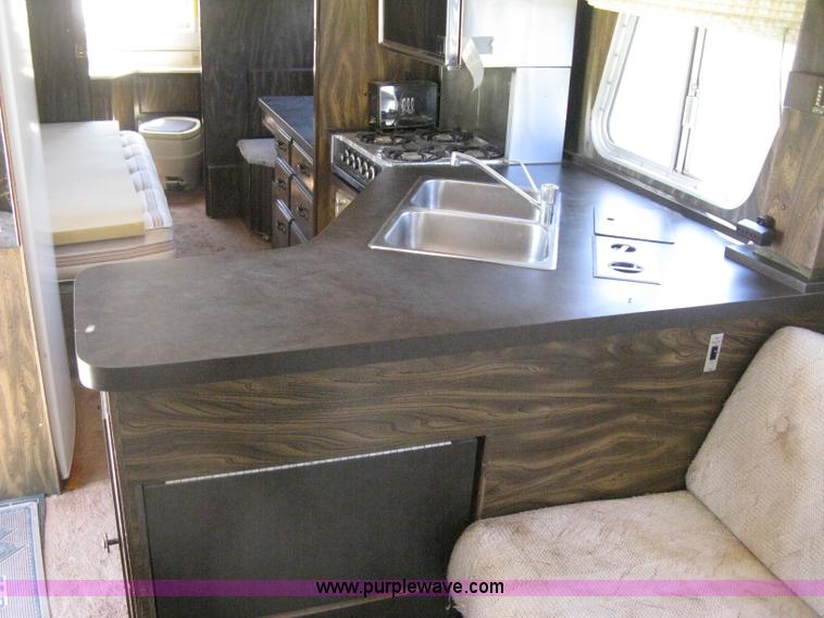 image for item H5348 1977 Vogue Country Club 254 motor home