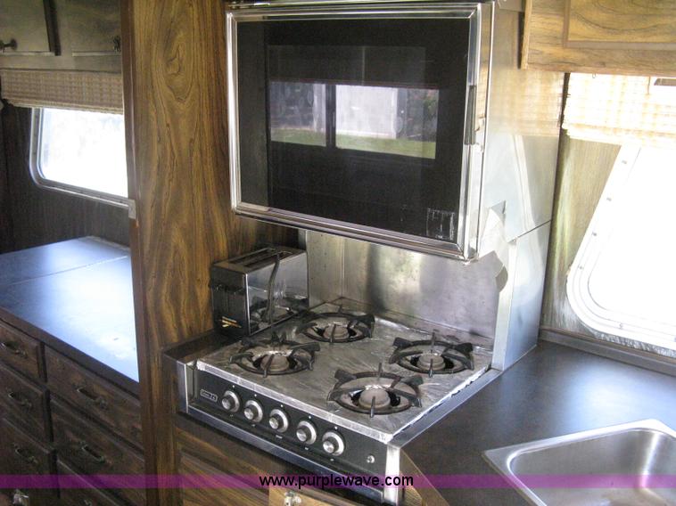 image for item H5348 1977 Vogue Country Club 254 motor home