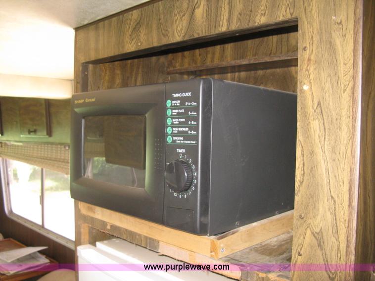 image for item H5348 1977 Vogue Country Club 254 motor home