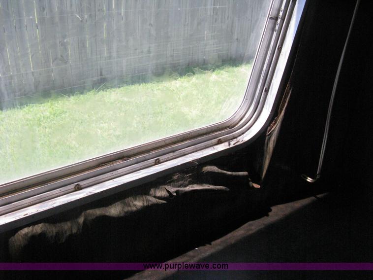 image for item H5348 1977 Vogue Country Club 254 motor home