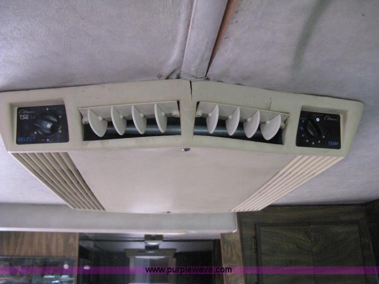 image for item H5348 1977 Vogue Country Club 254 motor home