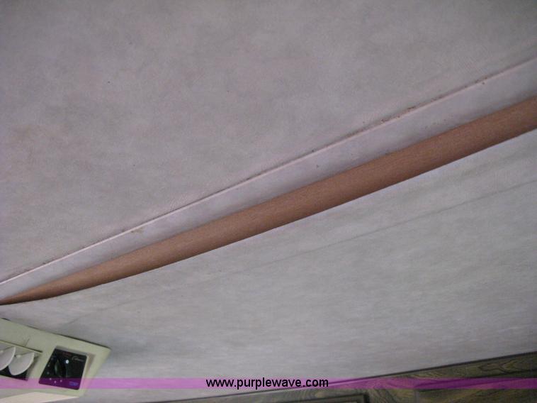 image for item H5348 1977 Vogue Country Club 254 motor home