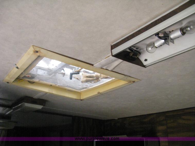 image for item H5348 1977 Vogue Country Club 254 motor home