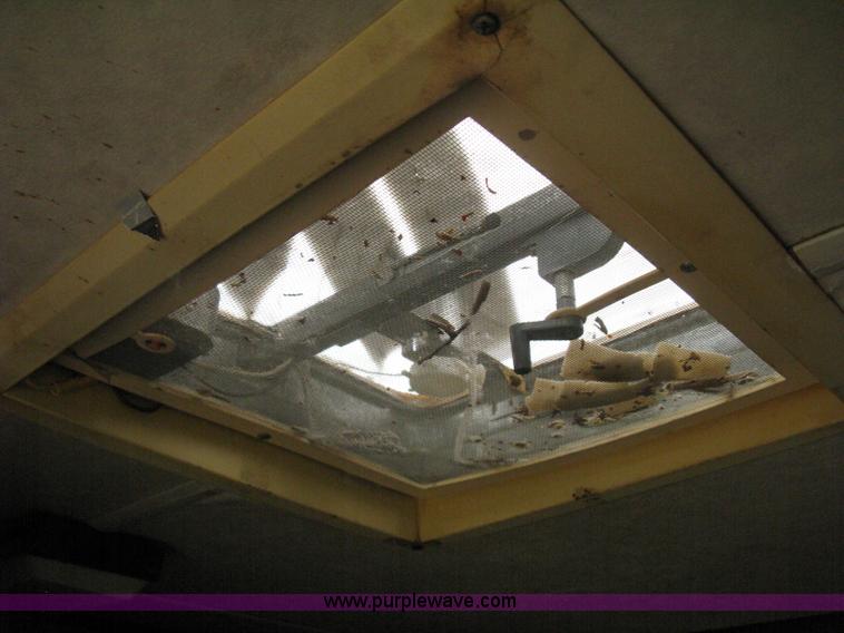 image for item H5348 1977 Vogue Country Club 254 motor home