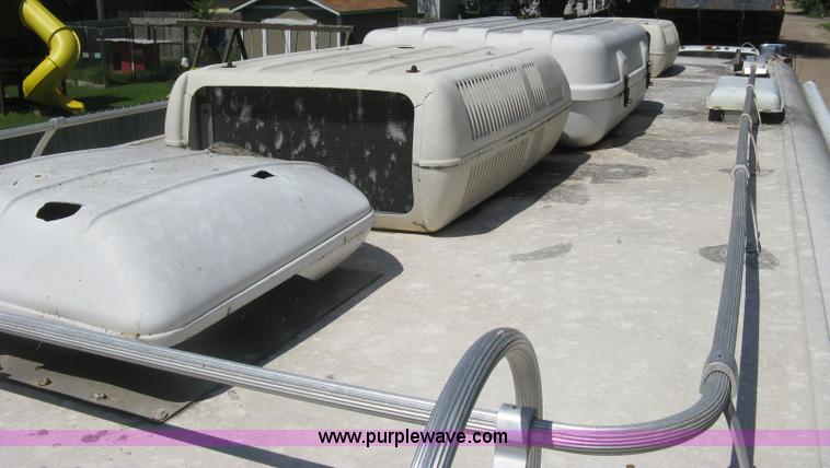 image for item H5348 1977 Vogue Country Club 254 motor home