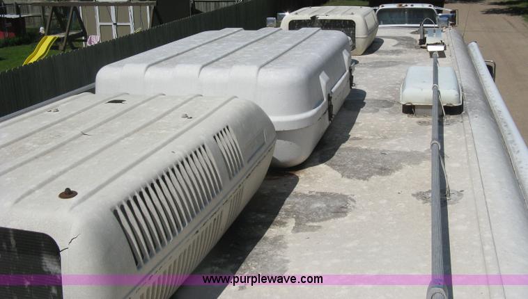 image for item H5348 1977 Vogue Country Club 254 motor home