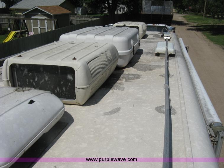 image for item H5348 1977 Vogue Country Club 254 motor home