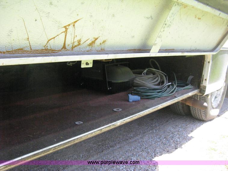 image for item H5348 1977 Vogue Country Club 254 motor home