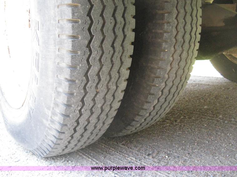 image for item H5348 1977 Vogue Country Club 254 motor home