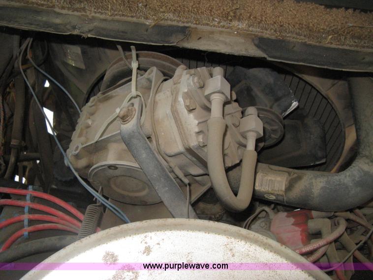 image for item H5348 1977 Vogue Country Club 254 motor home