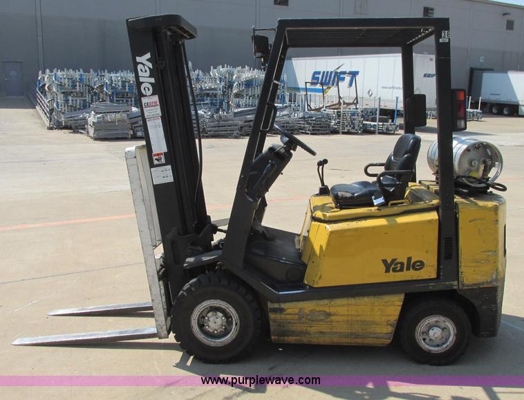 image for item I3492 Yale forklift