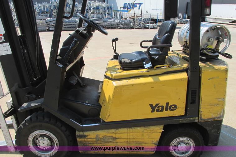 image for item I3492 Yale forklift