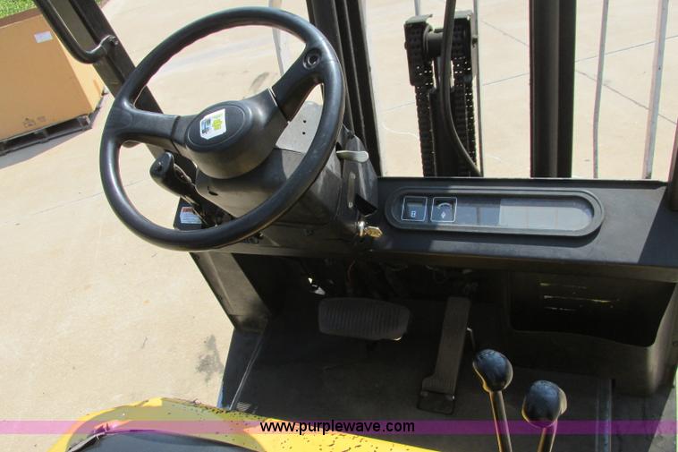 image for item I3492 Yale forklift