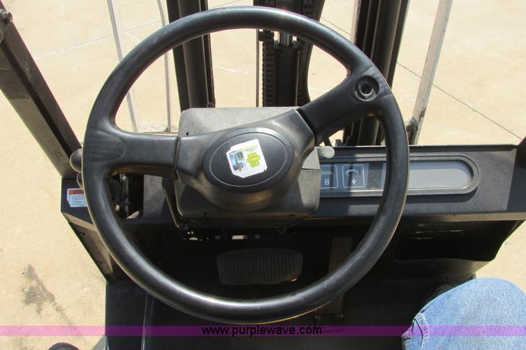 image for item I3492 Yale forklift