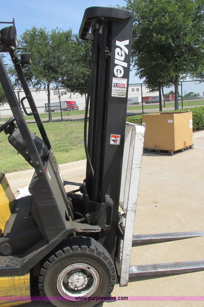 image for item I3492 Yale forklift