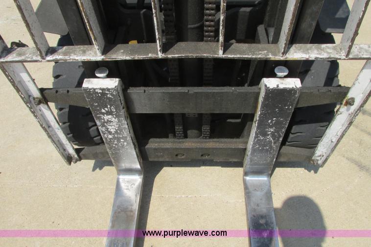 image for item I3492 Yale forklift