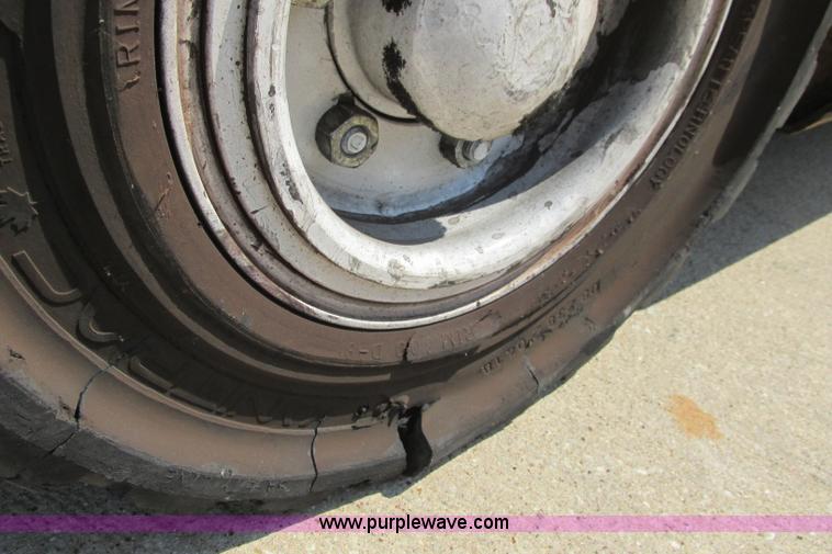 image for item I3492 Yale forklift