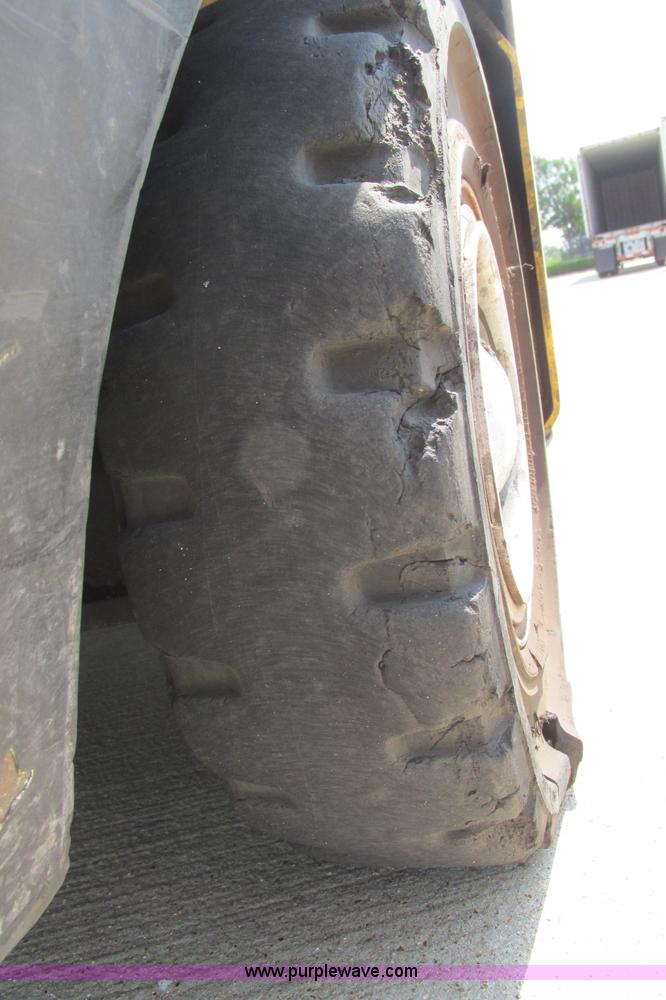 image for item I3492 Yale forklift