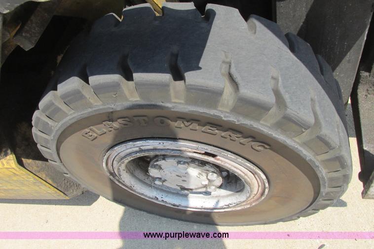 image for item I3492 Yale forklift