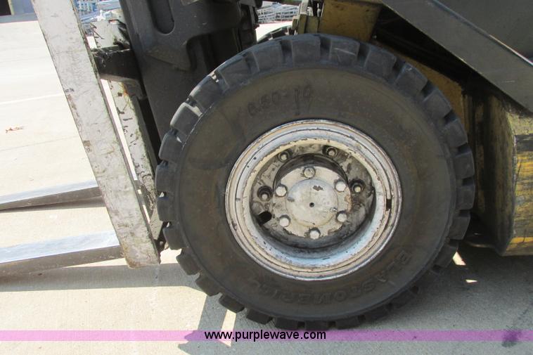 image for item I3492 Yale forklift