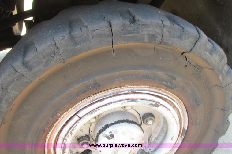 image for item I3492 Yale forklift