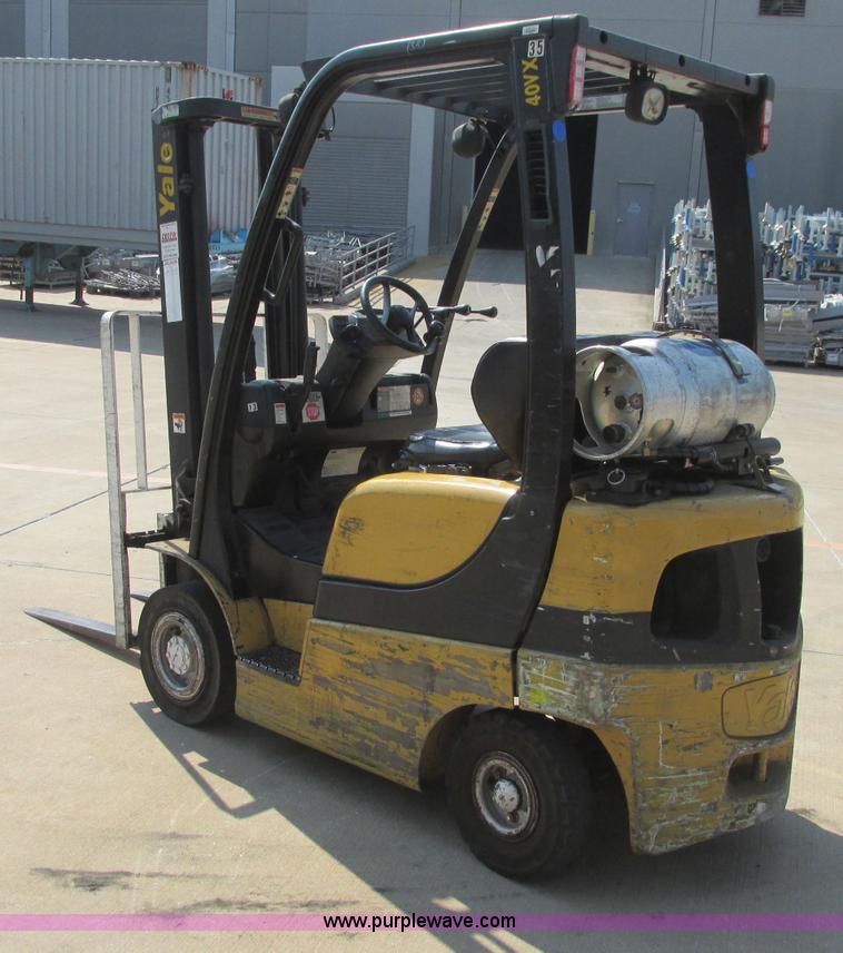 image for item I3493 Yale forklift