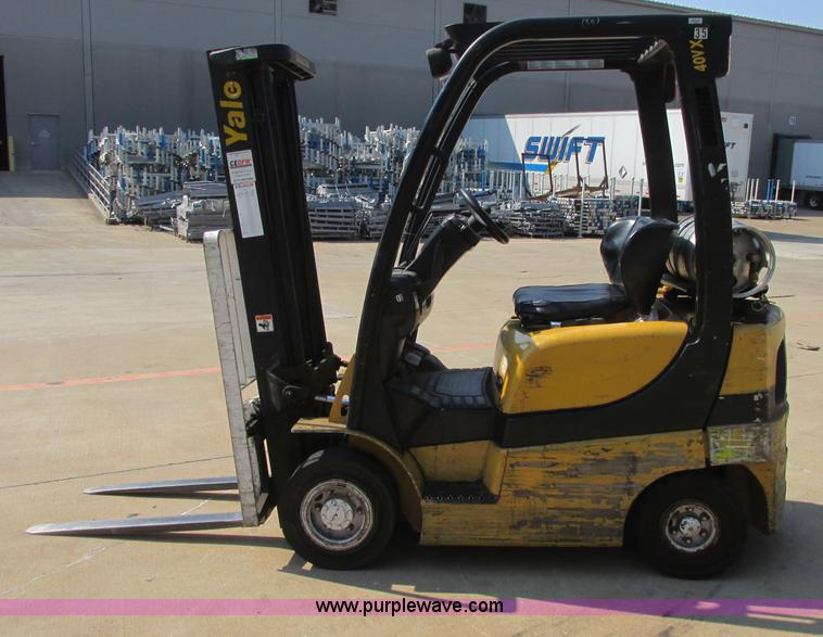 image for item I3493 Yale forklift