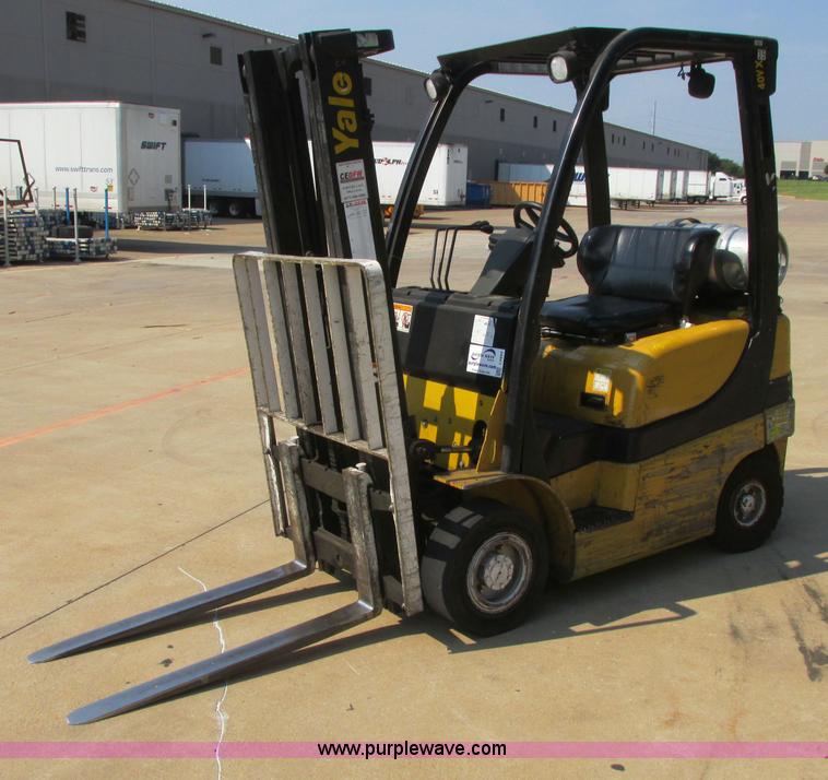 image for item I3493 Yale forklift
