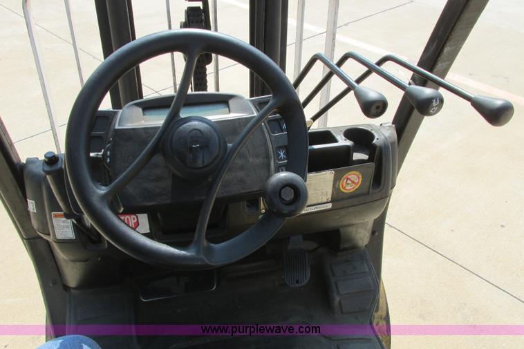 image for item I3493 Yale forklift