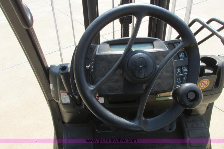 image for item I3493 Yale forklift