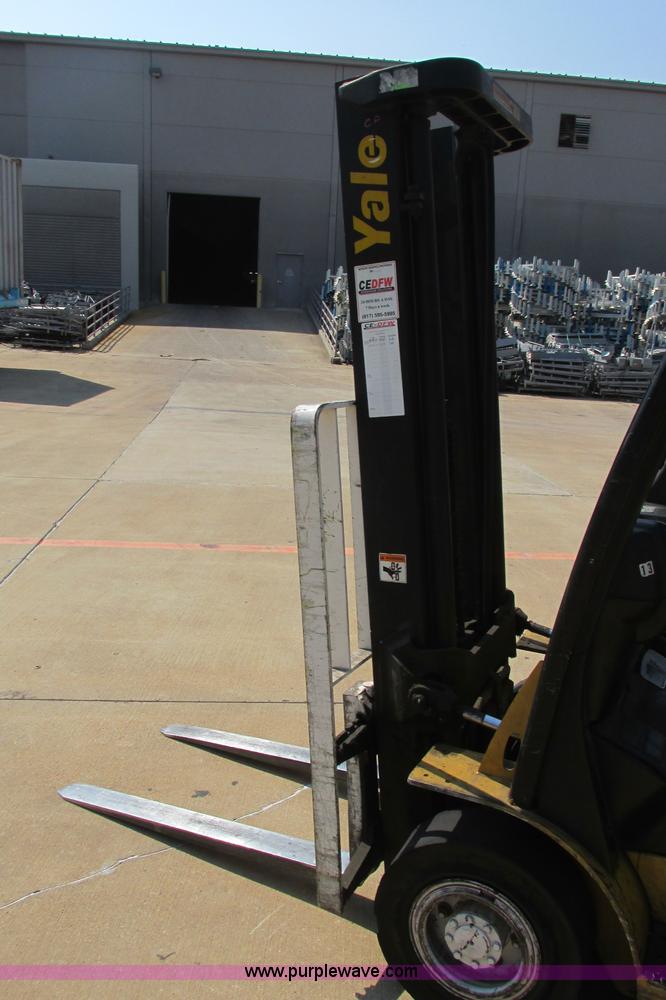 image for item I3493 Yale forklift