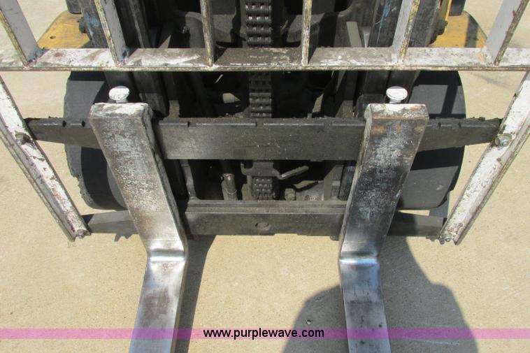 image for item I3493 Yale forklift