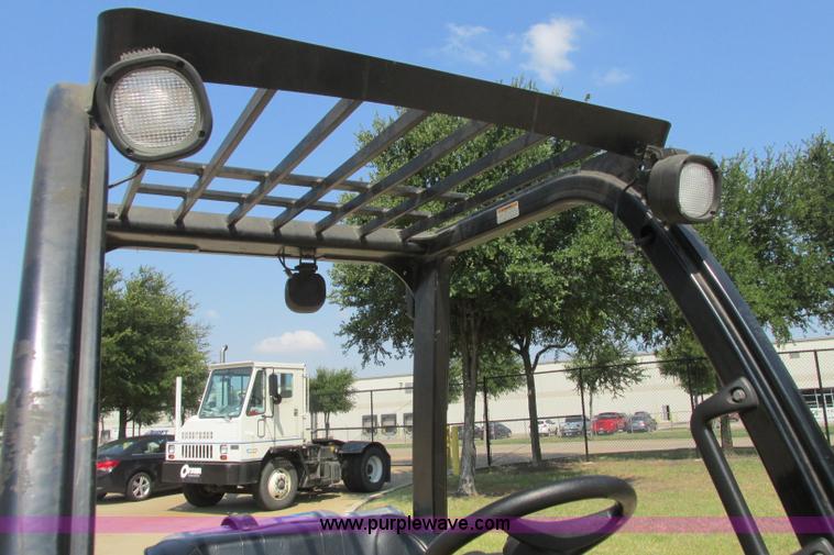 image for item I3493 Yale forklift